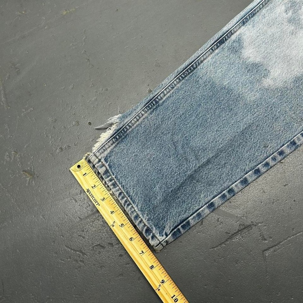 Vintage faded and distressed Carhartt light washed relaxed fit denim jeans - Picture 4 of 5